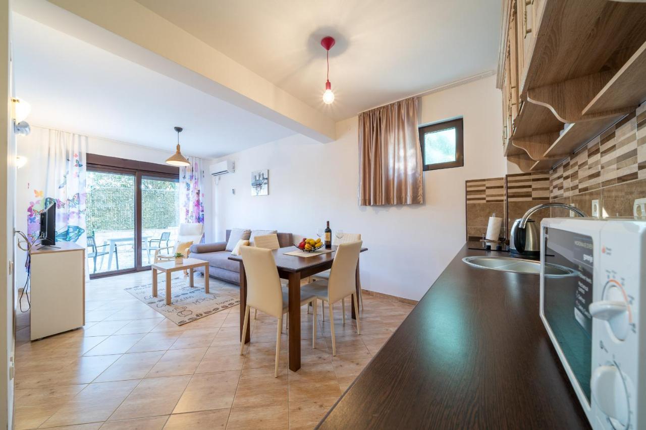 Apartments Svetlana Tivat Exterior photo