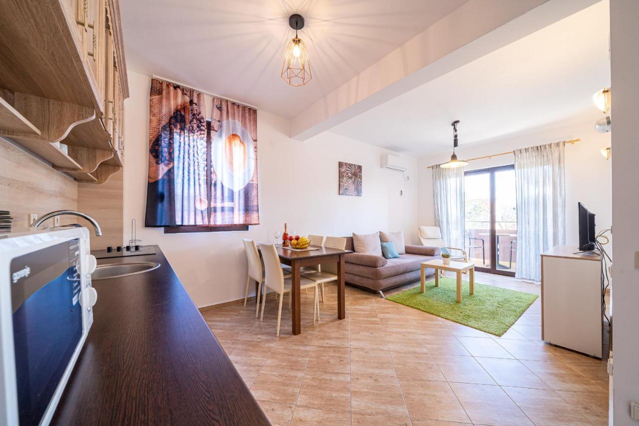 Apartments Svetlana Tivat Exterior photo